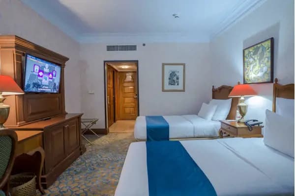 تصویر داخلی اتاق آرام هتل پارسیان استقلال تهران فضای داخلی اتاق هتل پارسیان استقلال تهران